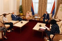 Kабинет премијера Српске донирао 50.000 KM удружењу “Mрвице”