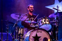 Nezaboravna onlajn žurka povodom 80. rođendana legendarnog “Bitlsa” Ringo Stara