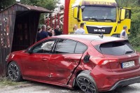 Gračanica: U sudaru povrijeđeni dijete i dvije odrasle osobe