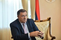 Dodik: Incko sprovodi muslimansku politiku i, s vremena na vrijeme, priziva rat