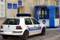 Drogirani vozač zabio se automobilom u stijenu pored puta, povrijeđen saputnik