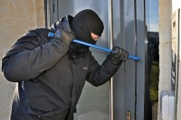 Razbojnik provalio u skladište firme u Doboju i ukrao motocikl
