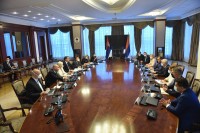U toku sastanak delegacija Srpske i Srbije