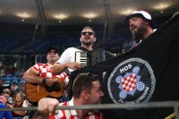 "Navijačko odrastanje u Hrvatskoj u mržnji prema Srbima: Djecu uče ustaškim simbolima"