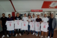 Sloboda nišani sredinu tabele