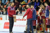 Borac pali motore