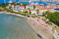 Split: Dječak skočio na glavu u plićak i slomio kičmu