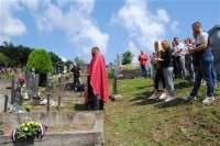 Служен помен и положени вијенци на споменик Слободану Стојановићу