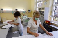 Болнице ојачале редове у борби са вирусом