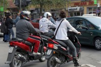 Zbog nenošenja kacige kažnjena 64 vozača dvotočkaša