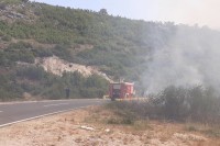 Požar uz magistralni put Trebinje - Bileća