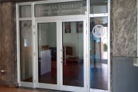 SIPA u Tuzli vrši pretres Američkog univerziteta zbog diplome direktora OBA-e