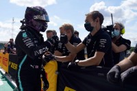 Hamiltonu pol pozicija u Silverstonu