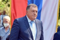 Dodik: BiH je bremenita svojim problemima