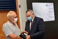 Прву електронску здравствену картицу добила породица која је донирала органе настрадалог сина