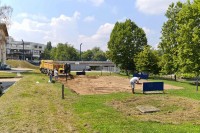 Grupa mladih Banjalučana pokrenula je akciju uređenja odbojkaškog terena na pijesku