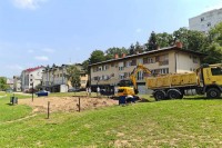 Група младих Бањалучана покренула је акцију уређења одбојкашког терена на пијеску