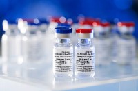 Epidemiolog Radmilo Petrović: Ruska vakcina nije idealna, ali je korist veća od rizika