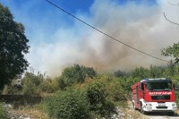 Širi se požar iznad Dračeva u Trebinju