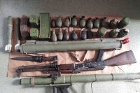 Srebreničanin držao arsenal oružja, policija mu oduzela 21 bombu, 3.700 komada municije, ručne bacače...