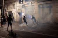 Napadnuti policajci i razbijene radnje u Parizu nakon finala Lige šampiona
