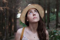 Književnica Vladana Perlić za “Glas Srpske” o prvoj knjizi “Kucanje na vrata kule”: Za prostor na sceni se mora boriti