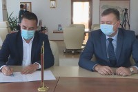 Поповић и Јеринић потписали уговор о преносу својине