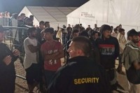 Migranti kamenjem gađali policiju u kampu “Lipa”, specijalci izašli na teren, čuli se i pucnji