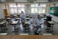 Влада  РС обезбјеђује додатних 3,4 милиона КМ за набавку дезинфикационих средстава за школе