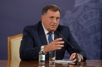 Dodik: Incko lažno čita Dejton da se dodvori bošnjačkoj javnosti i opravda ogromnu platu