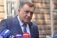 Dodik: Stranci žele da se uvuku u izborni proces da bi spasili SDS i PDP