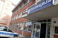 Užas u Gradišci: Migranti pretukli mještanina u dvorištu kuće