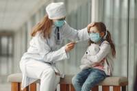 Шта ако ученик има сиптоме короне:  Сви школарци у једну амбуланту