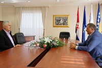 Čović, Dodik: Migrantska kriza - bezbjednosno pitanje koje treba hitno riješiti