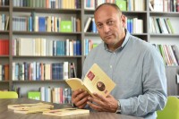 Časopis “Srpski pregled” objavljen u izdanju Centra za srpske studije: Posveta poetici Đorđa Sladoja