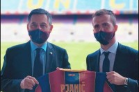 Pjanić potpisao ugovor s Barselonom, poznato i koji će broj nositi