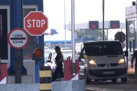 Djeci i supružnicima državljana BiH omogućen ulazak bez testiranja