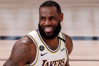 LeBron Džejms hvalio Jokića: Najbolji igrač, a zbog dobrobiti ekipe uopšte ne misli o sebi
