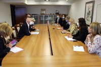 Britanski ambasador sa premijerom i ministrima RS: Prioritet zaštita zdravlja i pomoć privredi