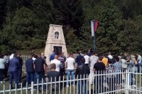 Служен парастос за 42 убијена српска цивила и војника на Папратној њиви