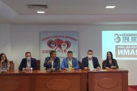 Иста права за мајке троје дјеце у Српској и Србији