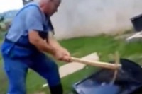 Mirsad krampom razbio televizor, nije više mogao da sluša vijesti o koroni VIDEO
