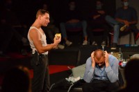 Teatrom apsurda preispituju dirigovanu stvarnost