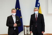 Радмановић и Сатлер разговарали о европском путу