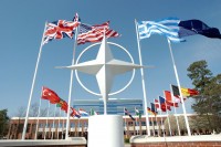 NATO želi da Srbiju ostavi na ledini