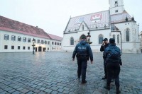 Napadač pucao na još dva policajca