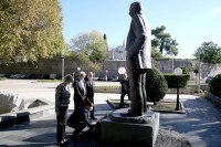 "Dučićeve večeri poezije": Položeno cvijeće na spomenike Dučiću i Njegošu