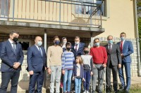 Додик и Ђуревић у посјети седмочланој породици Јовановић