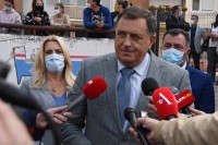 Dodik: Vjerujem da će mjere dati rezultate, kad se to desi otvorićemo škole