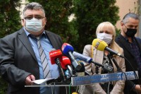Гњатић: Просвјета незадовољна начином преласка на онлајн наставу